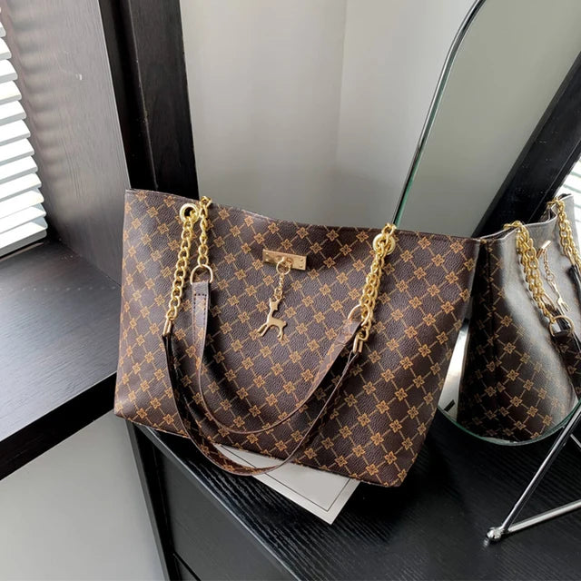 Chic Large-Capacity Tote Bag