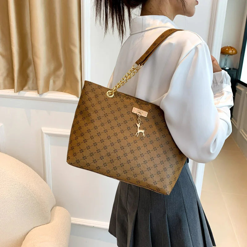 Chic Large-Capacity Tote Bag
