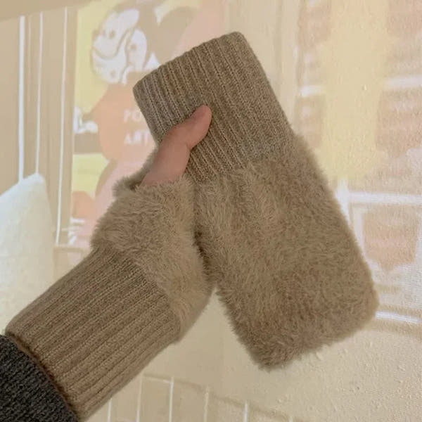 Snug Fit Finger-Free Gloves .