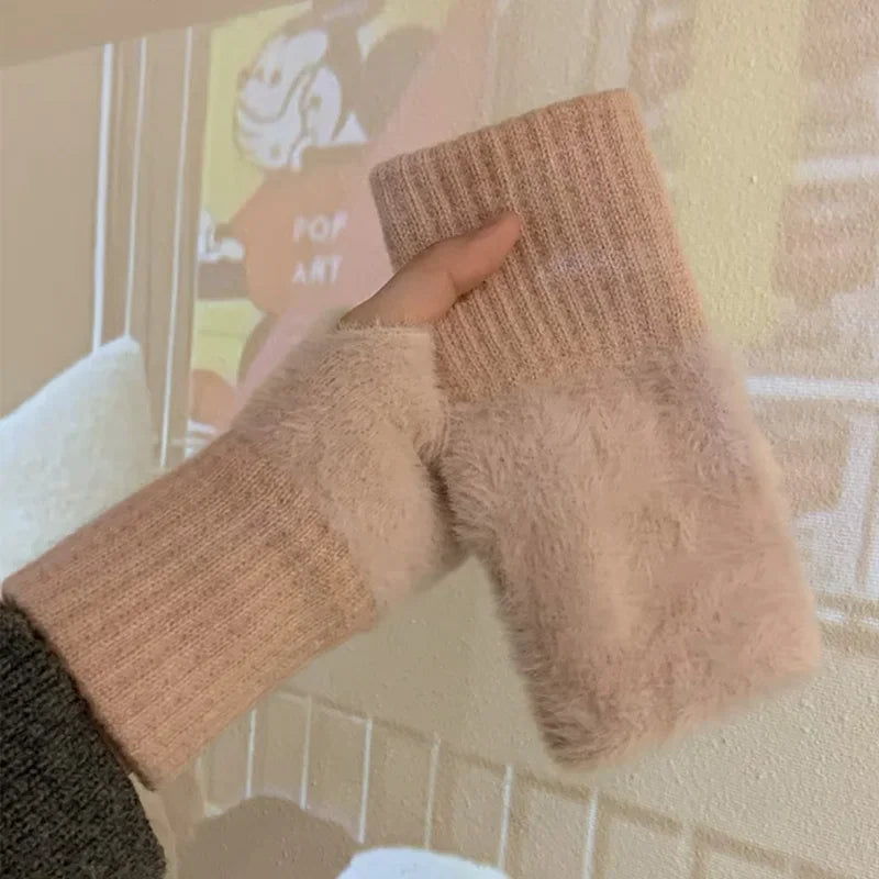 Snug Fit Finger-Free Gloves .